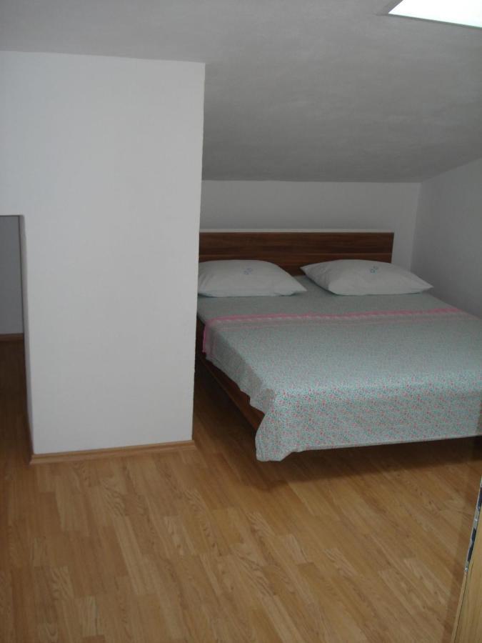 Apartments Villa Angela Krk Town Room photo