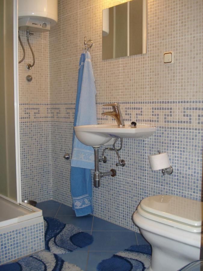 Apartments Villa Angela Krk Town Room photo